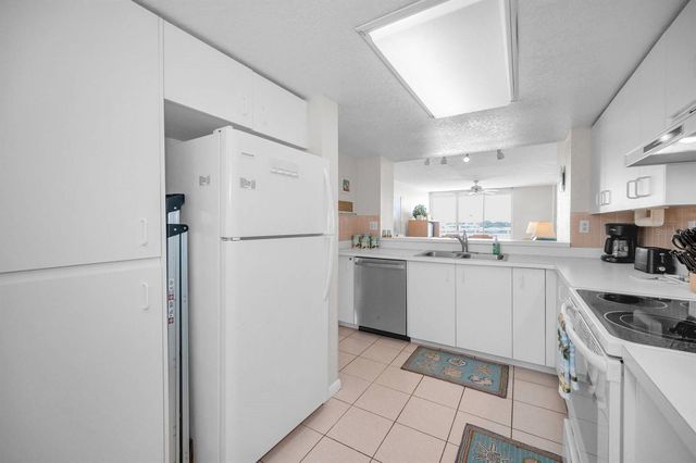 6085 BAHIA DEL MAR CIRCLE 467, St Petersburg, FL 33715