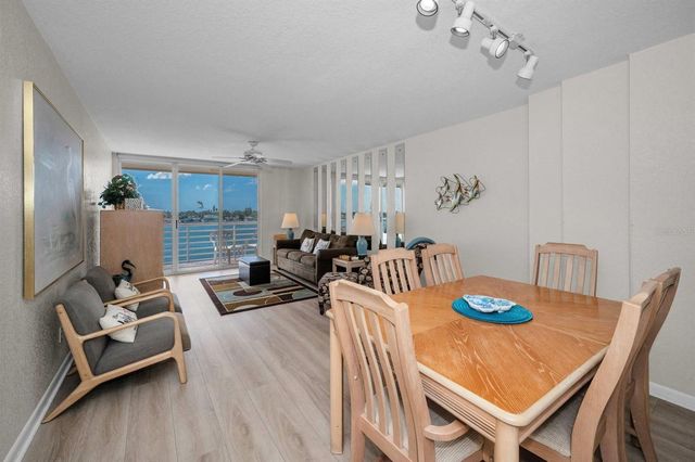 6085 BAHIA DEL MAR CIRCLE 467, St Petersburg, FL 33715