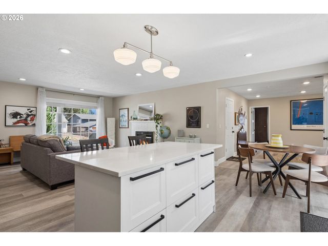 14250 Sw BONNIE BRAE St, Beaverton, OR 97005
