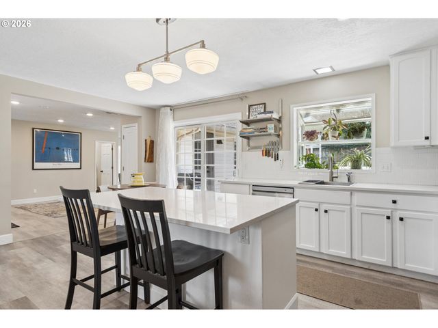 14250 Sw BONNIE BRAE St, Beaverton, OR 97005
