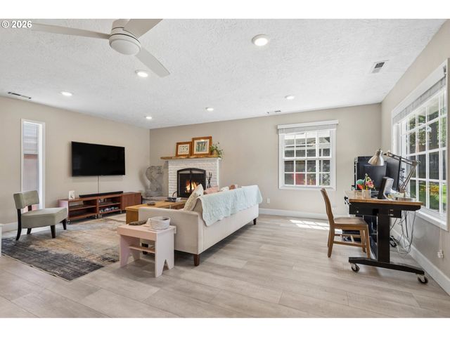 14250 Sw BONNIE BRAE St, Beaverton, OR 97005