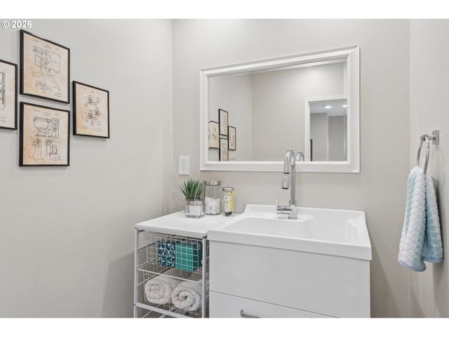 14250 Sw BONNIE BRAE St, Beaverton, OR 97005