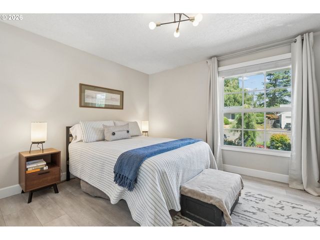 14250 Sw BONNIE BRAE St, Beaverton, OR 97005