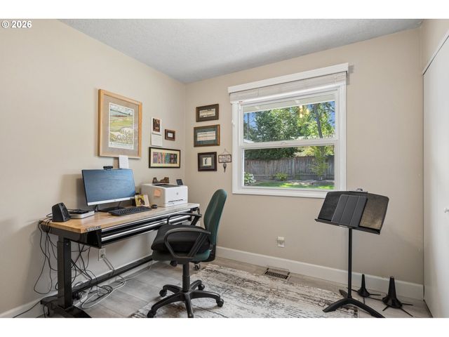 14250 Sw BONNIE BRAE St, Beaverton, OR 97005