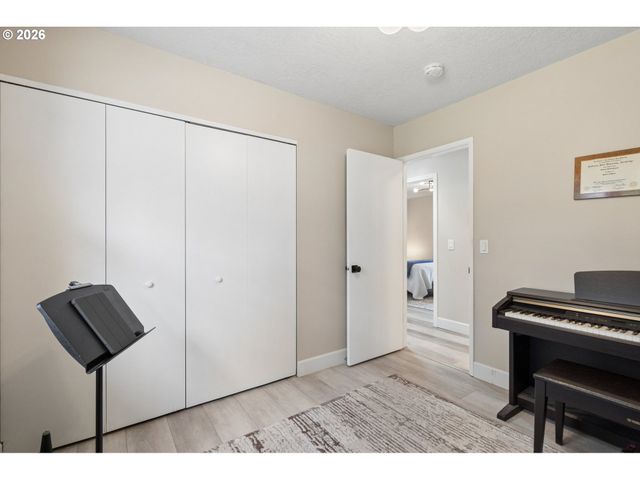 14250 Sw BONNIE BRAE St, Beaverton, OR 97005