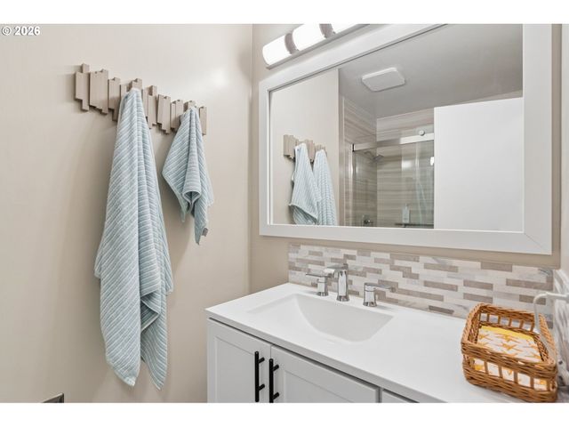 14250 Sw BONNIE BRAE St, Beaverton, OR 97005
