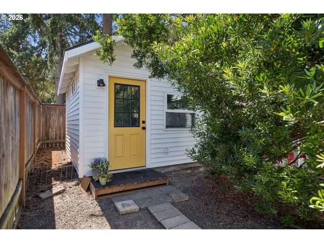 14250 Sw BONNIE BRAE St, Beaverton, OR 97005