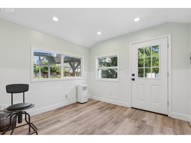 14250 Sw BONNIE BRAE St, Beaverton, OR 97005