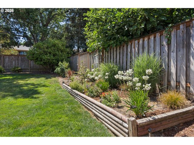 14250 Sw BONNIE BRAE St, Beaverton, OR 97005