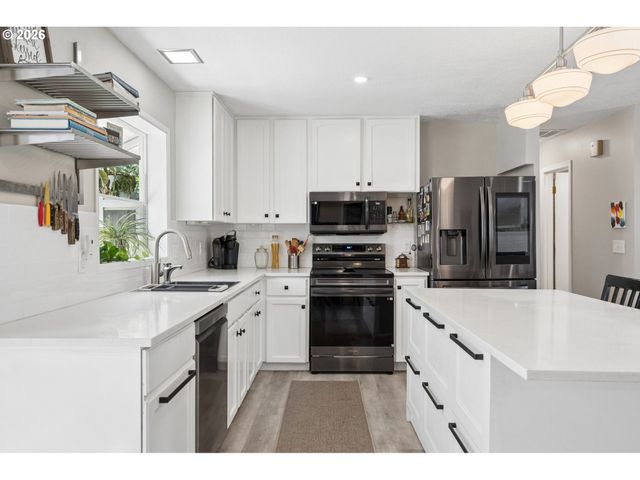 14250 Sw BONNIE BRAE St, Beaverton, OR 97005
