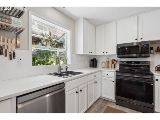 14250 Sw BONNIE BRAE St, Beaverton, OR 97005