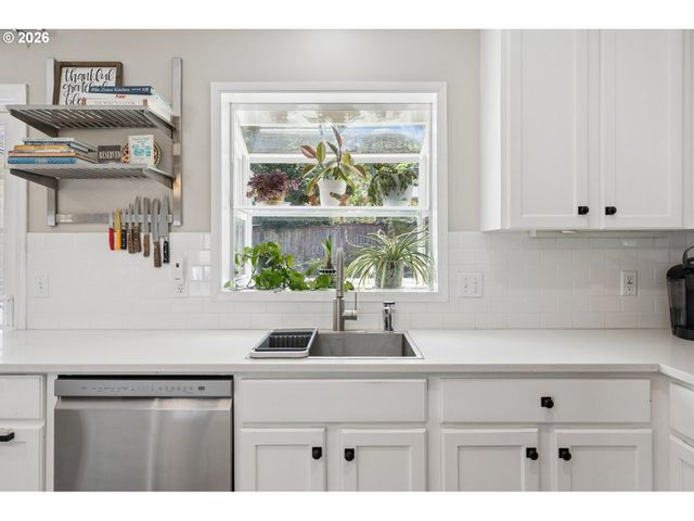 14250 Sw BONNIE BRAE St, Beaverton, OR 97005