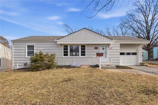 8431 DOUGLAS Avenue, Kansas City, MO 64114