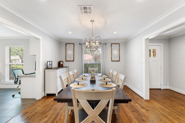 1011 Martin Street, Houston, TX 77018
