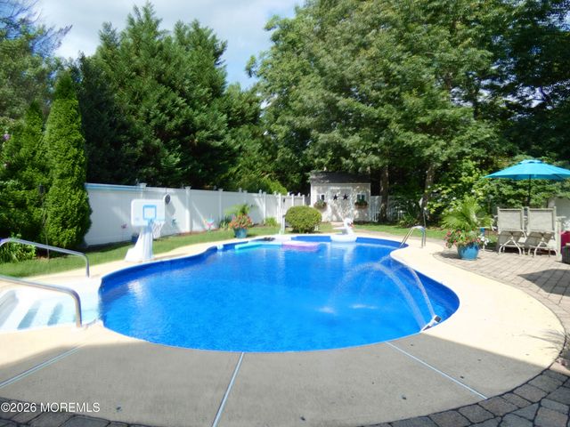 332 Bayberry, West Creek, NJ 08092