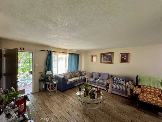 840 S Gilbert St, Hemet, CA 92543