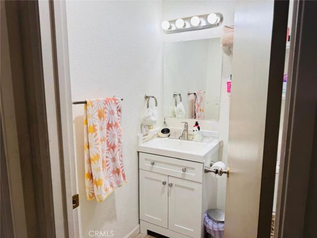 840 S Gilbert St, Hemet, CA 92543