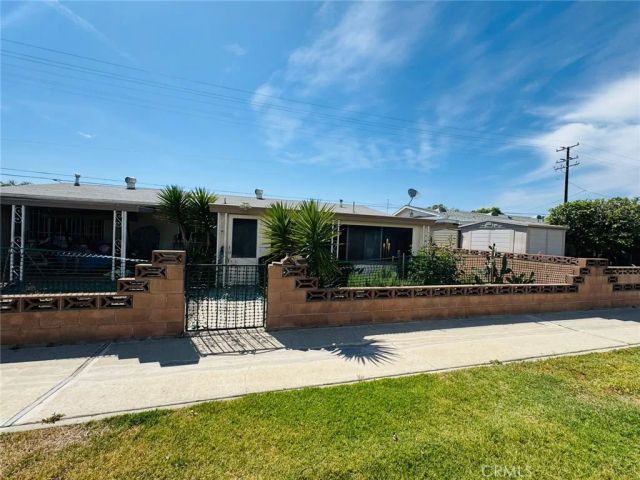 840 S Gilbert St, Hemet, CA 92543