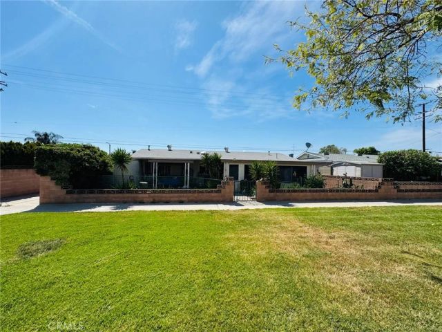 840 S Gilbert St, Hemet, CA 92543