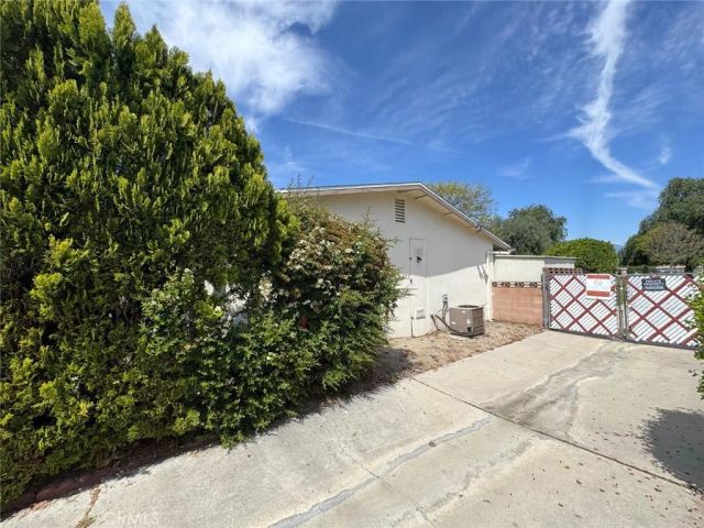 840 S Gilbert St, Hemet, CA 92543