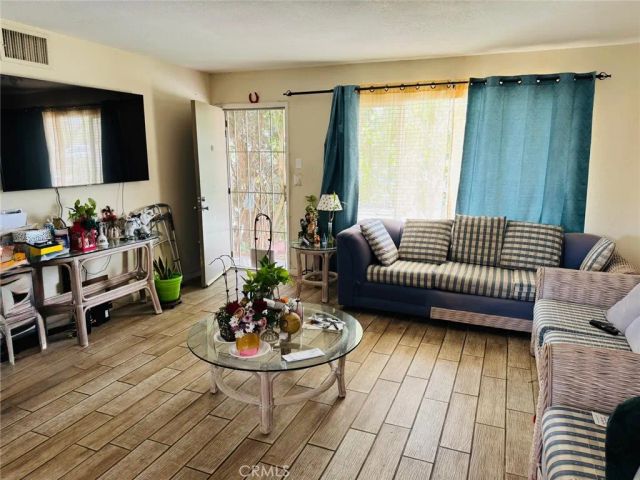 840 S Gilbert St, Hemet, CA 92543