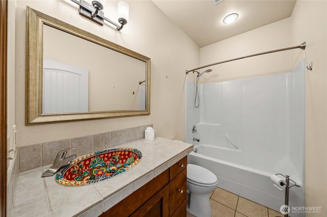 10404 210th Lane SW, Rochester, WA 98579