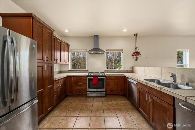 10404 210th Lane SW, Rochester, WA 98579