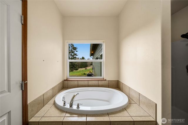 10404 210th Lane SW, Rochester, WA 98579