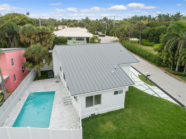 12 Adams Road, Ocean Ridge, FL 33435