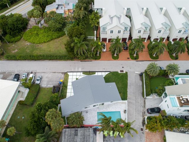 12 Adams Road, Ocean Ridge, FL 33435