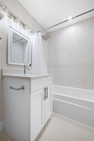 12 Adams Road, Ocean Ridge, FL 33435