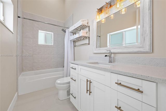 12 Adams Road, Ocean Ridge, FL 33435