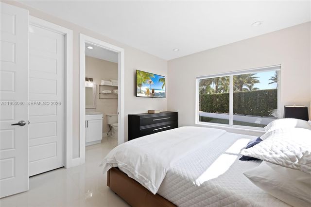 12 Adams Road, Ocean Ridge, FL 33435