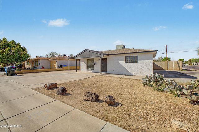 2902 W NORTHERN Avenue, Phoenix, AZ 85051