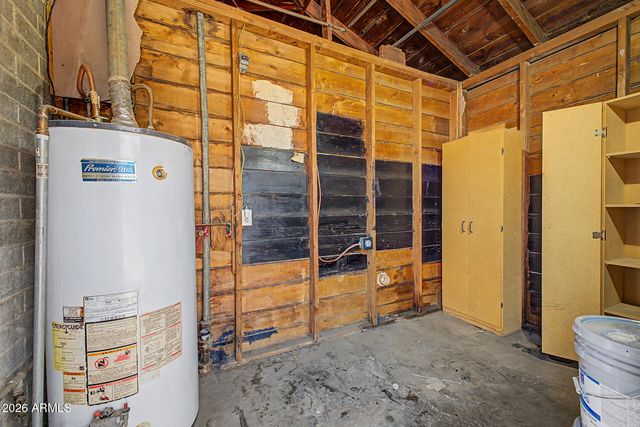 2902 W NORTHERN Avenue, Phoenix, AZ 85051