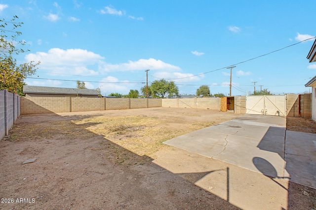 2902 W NORTHERN Avenue, Phoenix, AZ 85051
