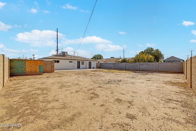 2902 W NORTHERN Avenue, Phoenix, AZ 85051
