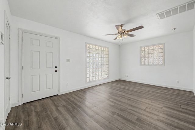 2902 W NORTHERN Avenue, Phoenix, AZ 85051