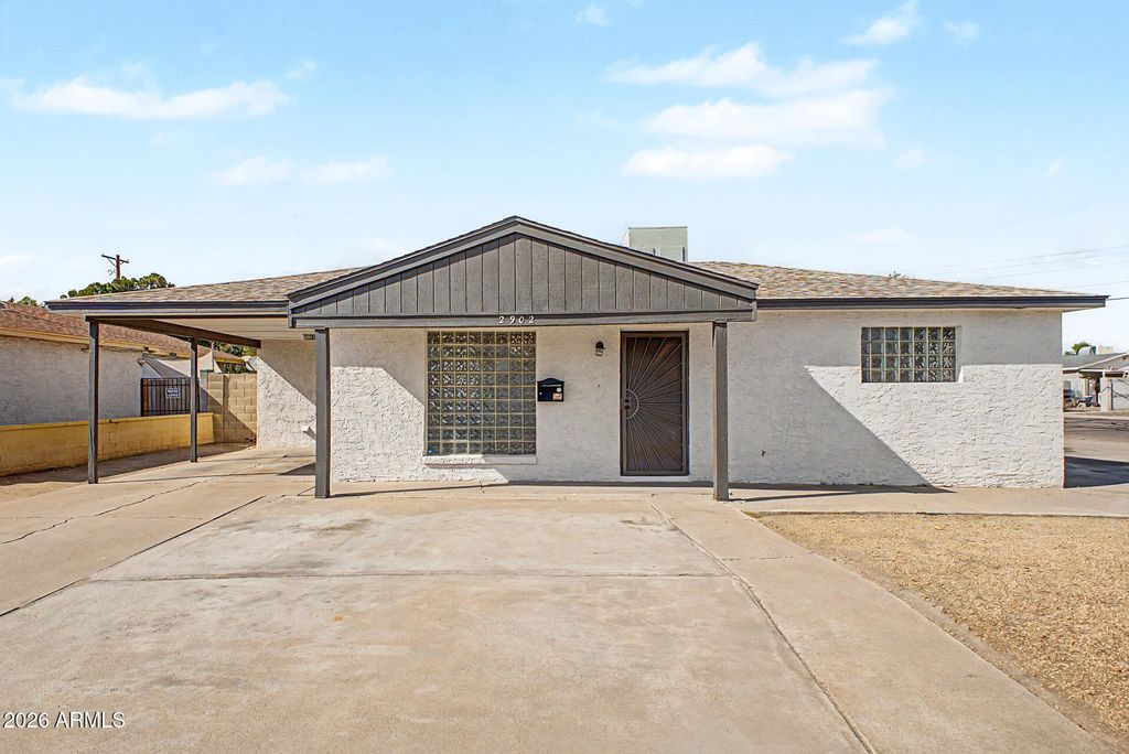 2902 W NORTHERN Avenue, Phoenix, AZ 85051
