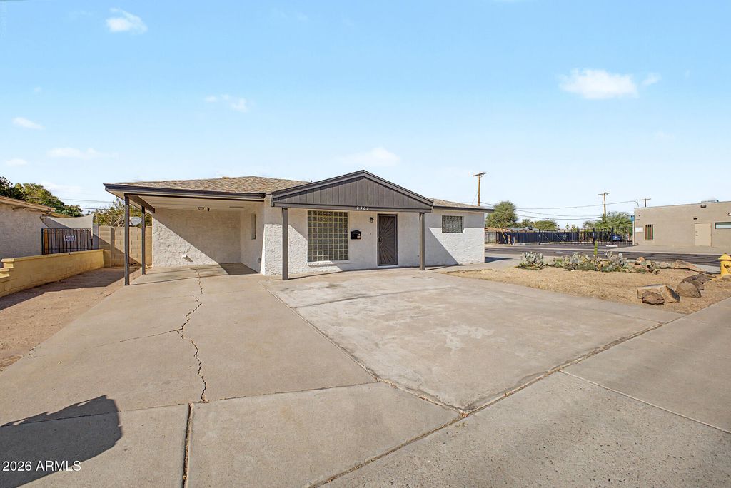 2902 W NORTHERN Avenue, Phoenix, AZ 85051 — photo 3