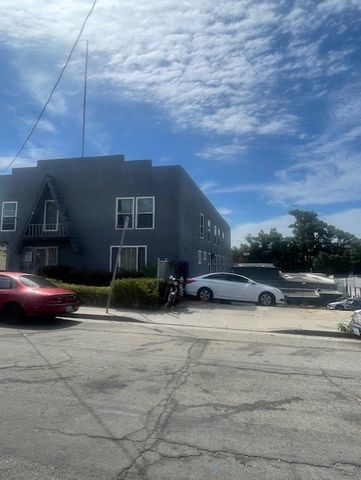 422 Warren, Inglewood, CA 90302