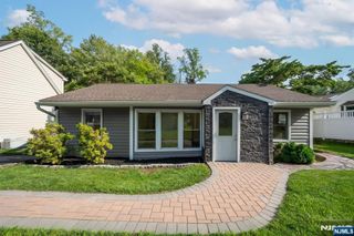 19 Apache Trail, Rockaway Boro, NJ 07866