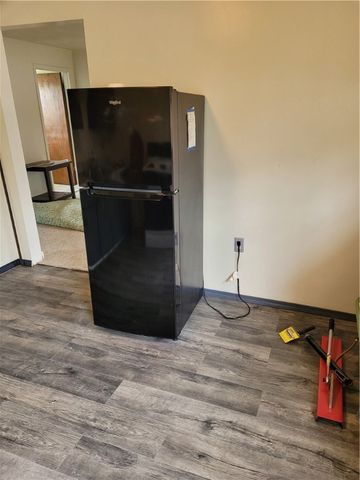 46 W Main St, Cowanshanock Twp, PA 16263