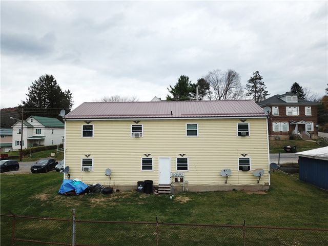 46 W Main St, Cowanshanock Twp, PA 16263