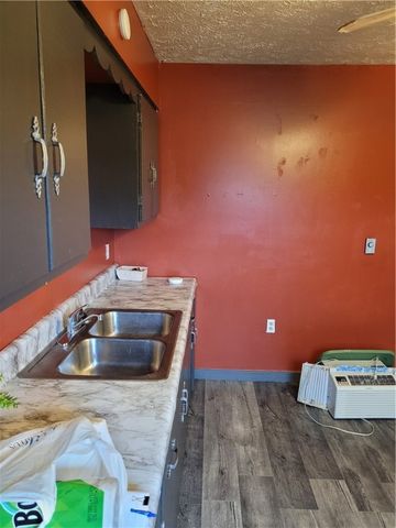 46 W Main St, Cowanshanock Twp, PA 16263