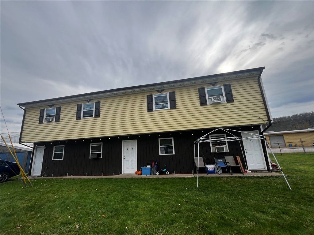 46 W Main St, Cowanshanock Twp, PA 16263