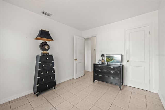 7328 9TH AVENUE N, St Petersburg, FL 33710