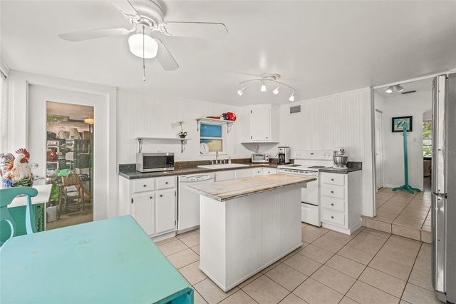 7328 9TH AVENUE N, St Petersburg, FL 33710