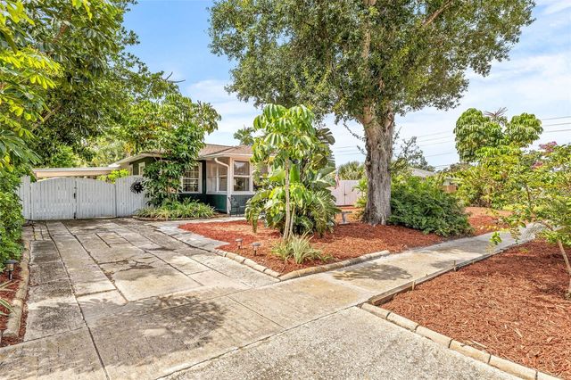 7328 9TH AVENUE N, St Petersburg, FL 33710