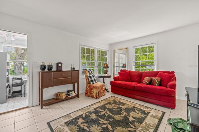 7328 9TH AVENUE N, St Petersburg, FL 33710